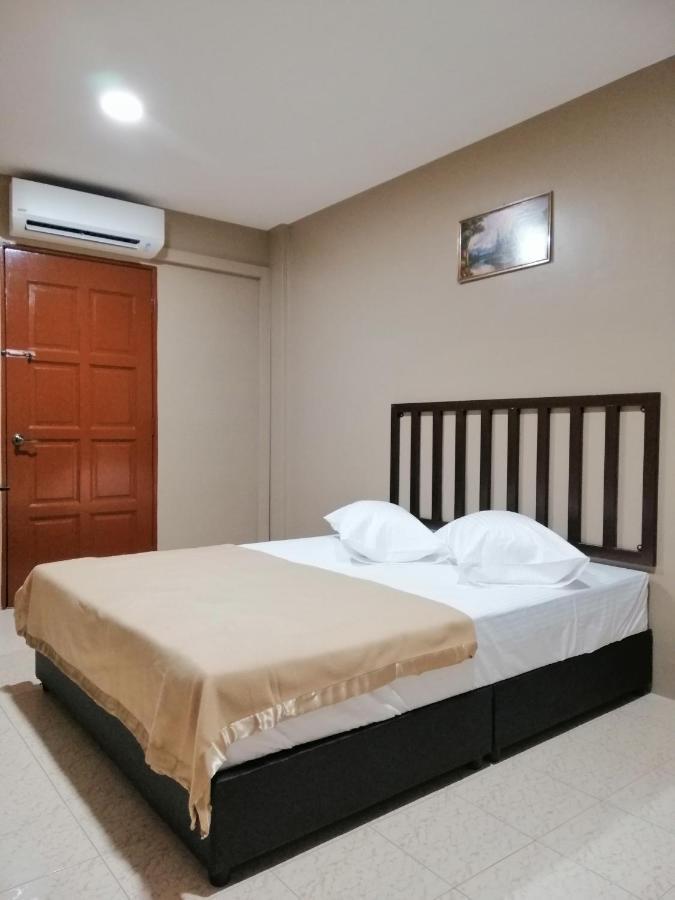 Hotel Nawar Pasir Mas Kültér fotó